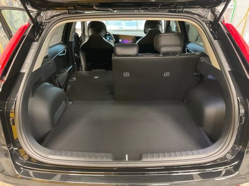 New 2025 Kia Niro EX Touring image 24