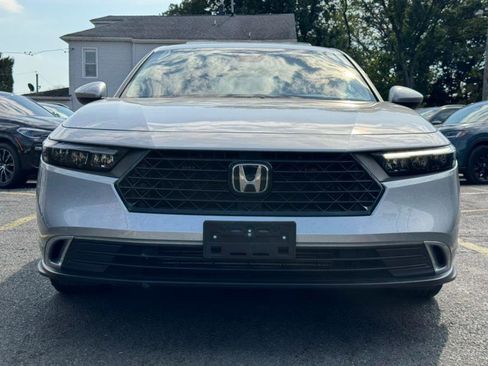 Used 2023 Honda Accord EX image 7