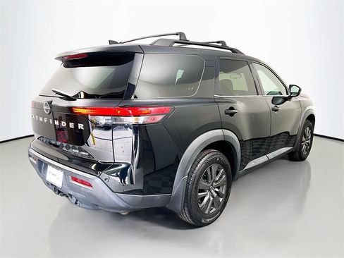 Used 2022 Nissan Pathfinder SV w/ SV Premium Package image 7