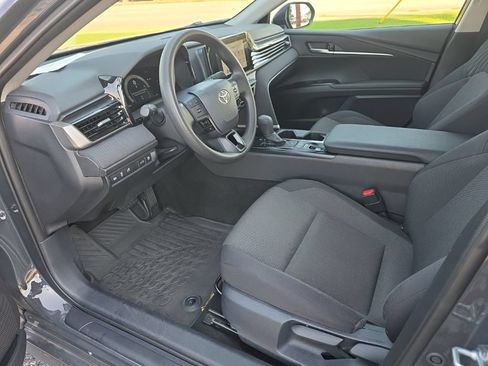 Used 2025 Toyota Camry LE FWD image 8