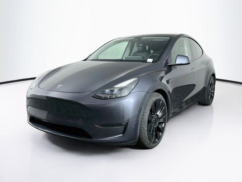 Used 2022 Tesla Model Y Performance AWD/4WD image 3