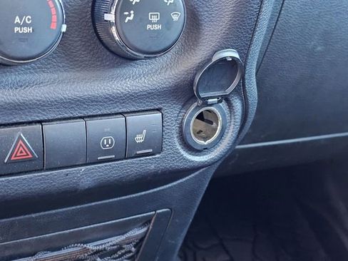 Used 2016 Jeep Wrangler Unlimited Sahara image 17