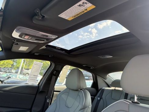 New 2026 Hyundai Elantra Limited FWD image 35