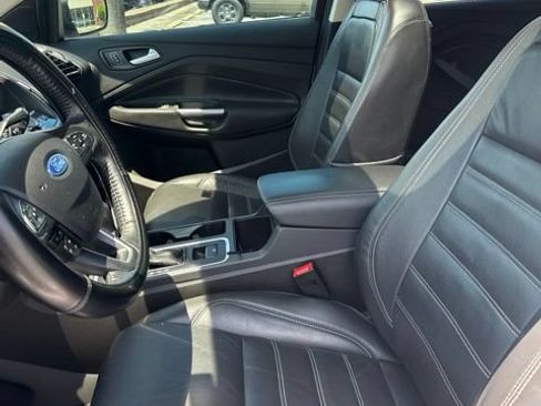 Used 2017 Ford Escape Titanium w/ Equipment Group 301A AWD/4WD image 5