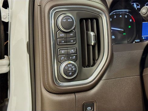Used 2021 GMC Sierra 1500 SLT w/ SLT Premium Plus Package image 10