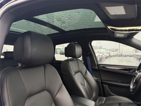 Used 2022 Porsche Macan image 39
