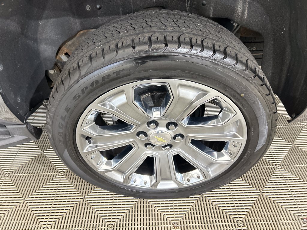 Used 2019 Chevrolet Suburban LT AWD/4WD image 10