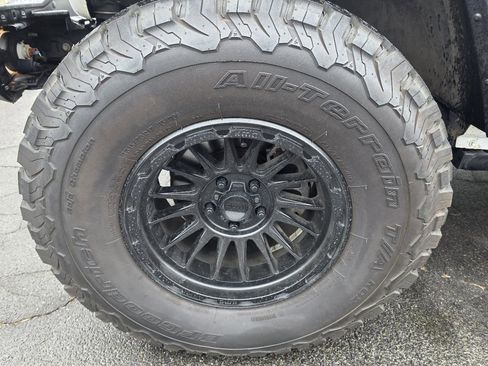 Used 2020 Jeep Gladiator Sport w/ Quick Order Package 24S image 10