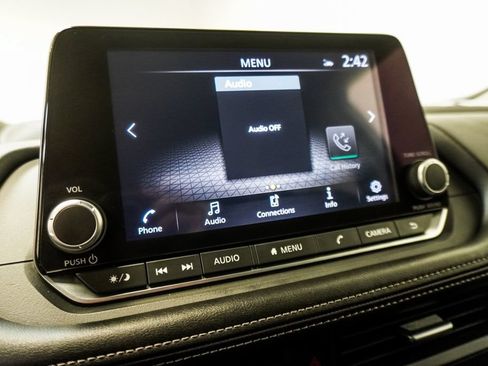Used 2025 Nissan Rogue SV AWD/4WD image 19