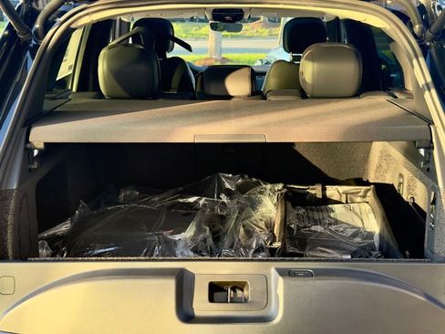 New 2026 Land Rover Range Rover SE image 27