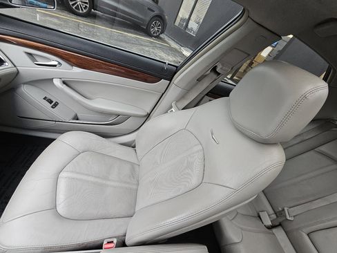 Used 2010 Cadillac CTS Luxury image 31