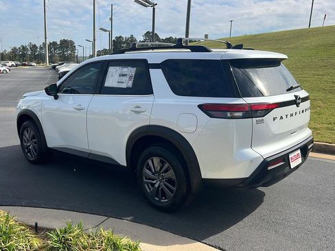 New 2026 Nissan Pathfinder SV FWD image 4