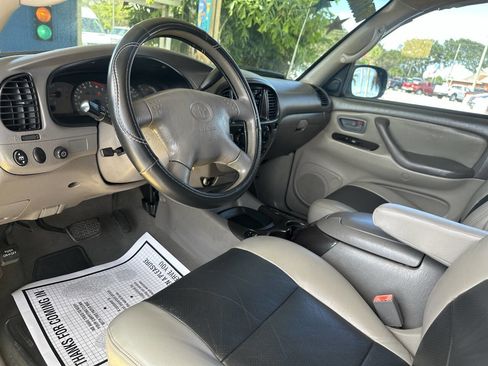 Used 2002 Toyota Sequoia SR5 image 24