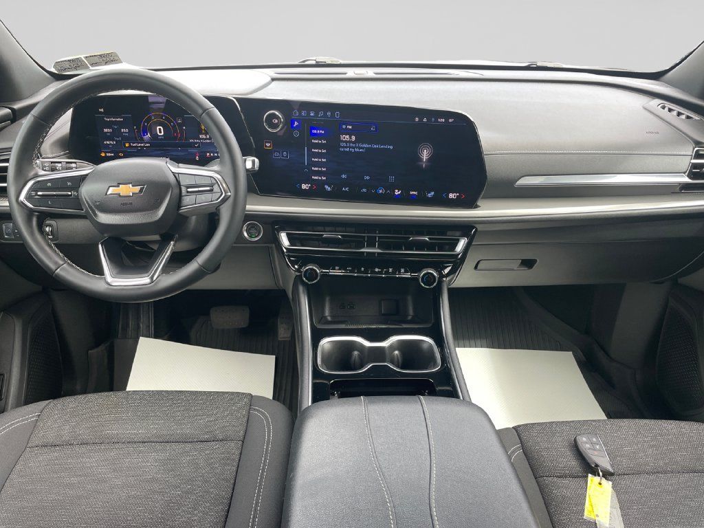 Used 2024 Chevrolet Traverse LT w/ LPO, Floor Liner Package FWD image 20