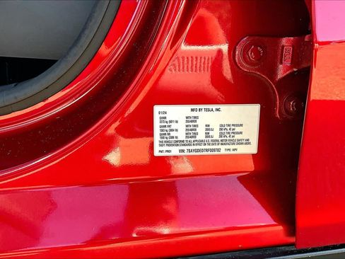 Used 2024 Tesla Model Y 2WD image 33