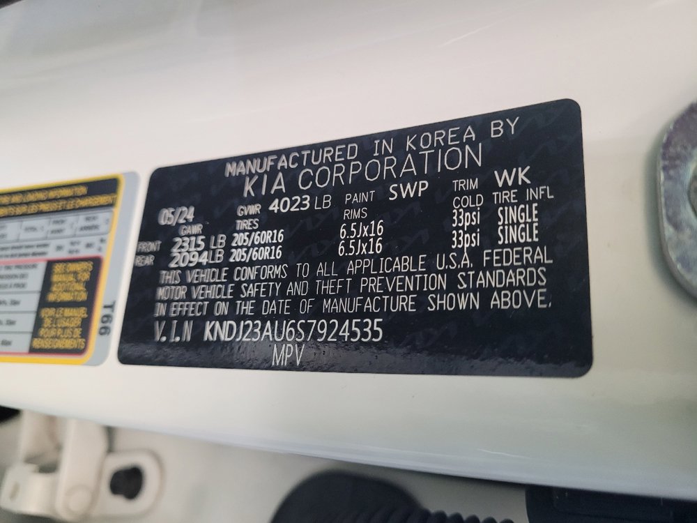 Used 2025 Kia Soul LX w/ LX Technology Package FWD image 33