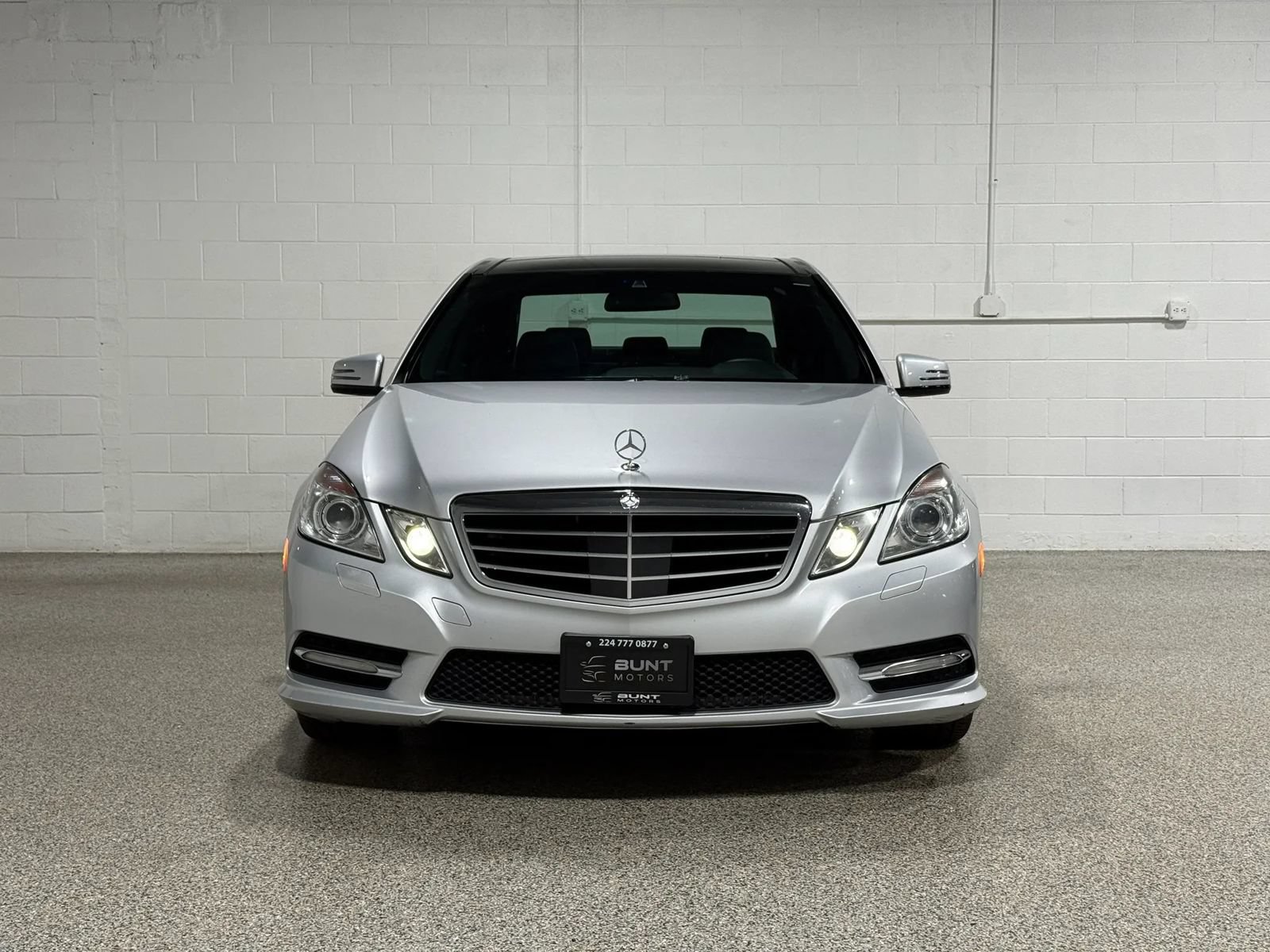 Used 2012 Mercedes-Benz E 550 4MATIC Sedan image 3