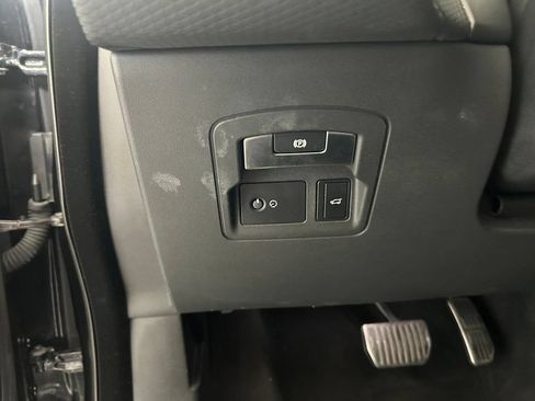 Used 2019 Land Rover Range Rover Velar R-Dynamic SE AWD/4WD image 47