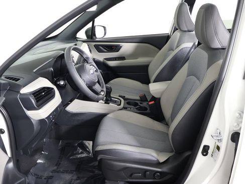 Used 2025 Subaru Forester Premium AWD/4WD image 32