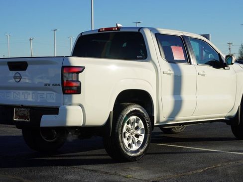 Used 2024 Nissan Frontier SV w/ Technology Package image 5