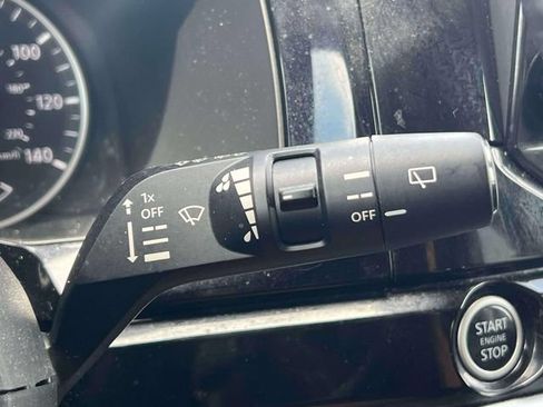 Used 2022 Nissan Pathfinder SL AWD/4WD image 25