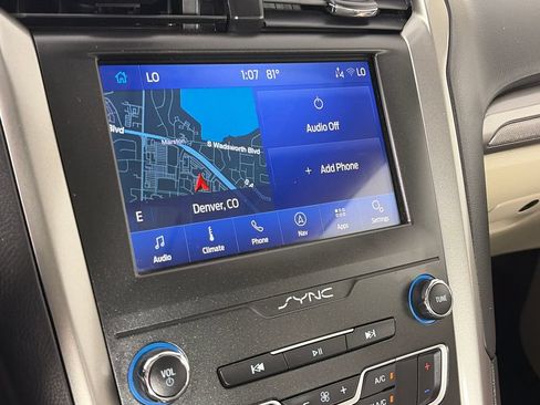 Used 2020 Ford Fusion SE FWD image 19