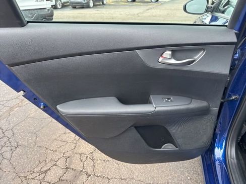 Used 2021 Kia Forte LXS FWD image 17