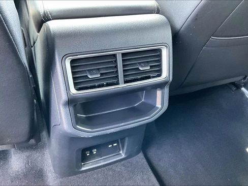 Certified 2025 Volkswagen Atlas Cross Sport SE FWD image 18