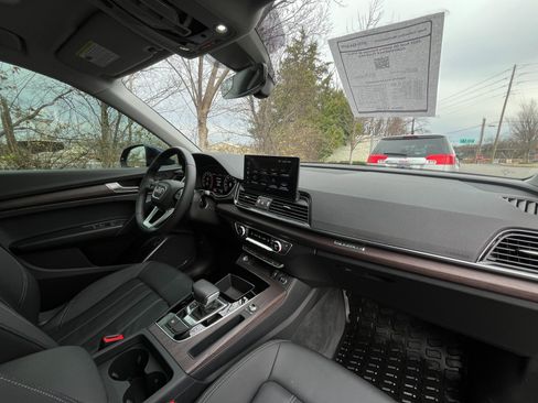 Used 2025 Audi Q5 2.0T Premium image 17