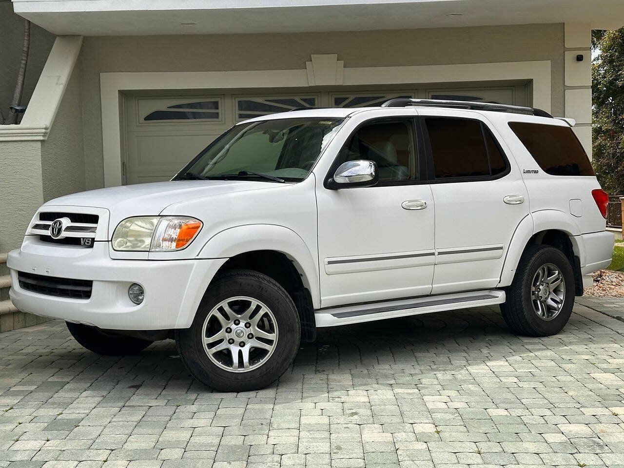 Used 2007 Toyota Sequoia Limited RWD image 1