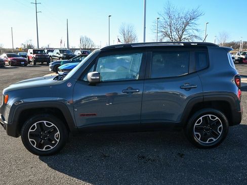 Used 2015 Jeep Renegade Trailhawk image 6