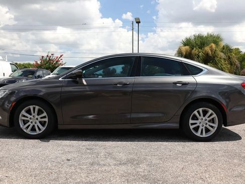 Used 2016 Chrysler 200 Limited FWD image 3