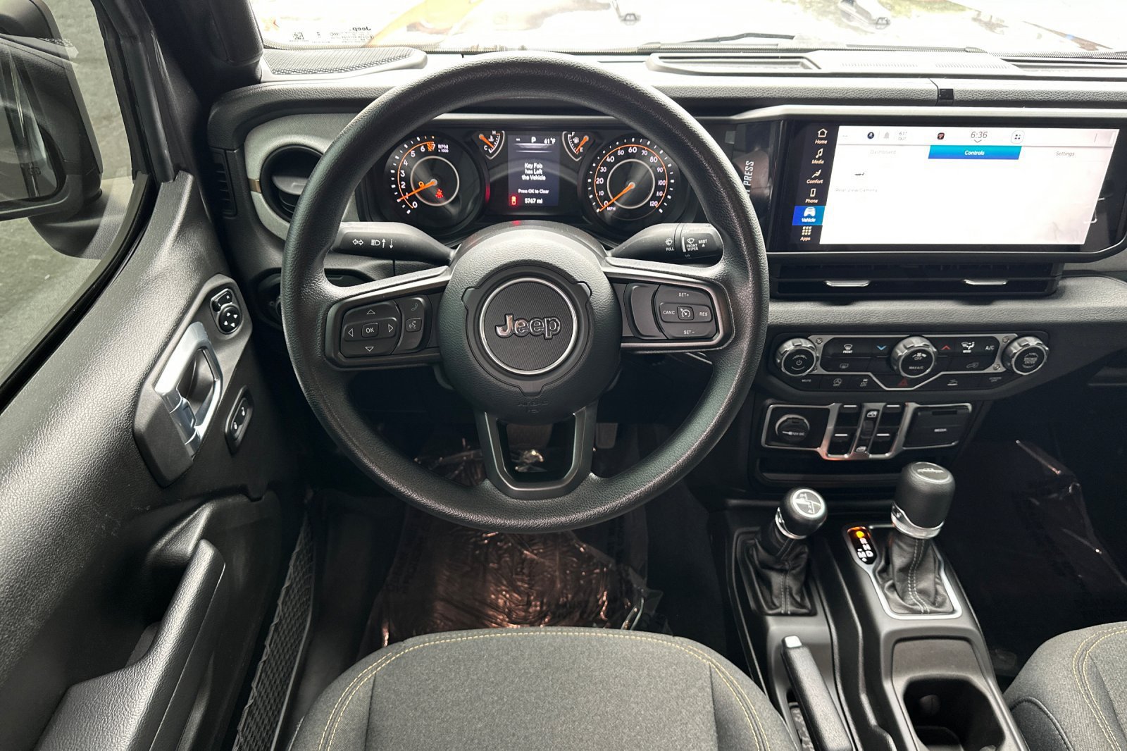 Used 2025 Jeep Gladiator Sport AWD/4WD image 18