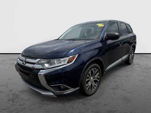 Used 2017 Mitsubishi Outlander ES FWD image 1