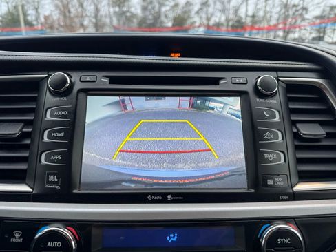 Used 2014 Toyota Highlander Limited w/ Preferred Accessory Package image 26
