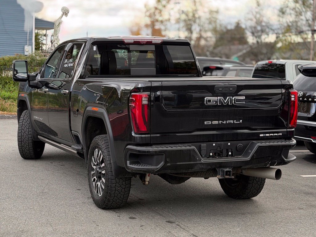 Used 2024 GMC Sierra 2500 Denali Ultimate AWD/4WD image 3