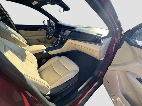 Used 2017 Cadillac XT5 Luxury w/ Driver Awareness Package image 30