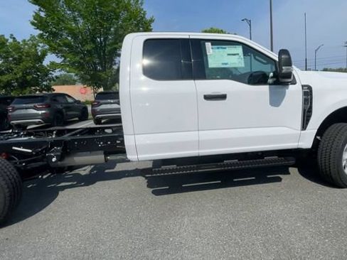 New 2026 Ford F350 XLT w/ Snow Plow Prep Package AWD/4WD image 9