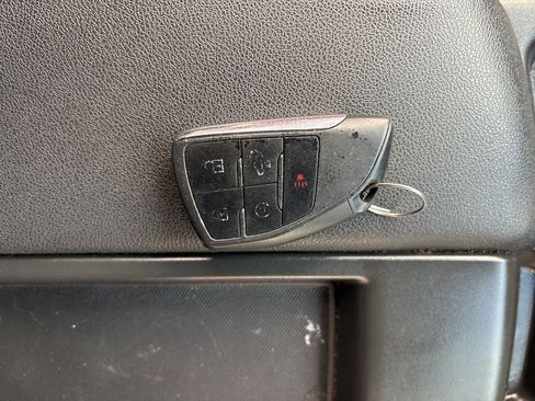 Used 2023 Chevrolet Silverado 1500 LT AWD/4WD image 50