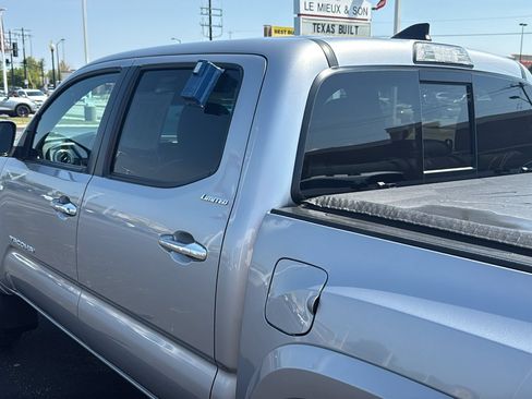 Used 2019 Toyota Tacoma Limited AWD/4WD image 22