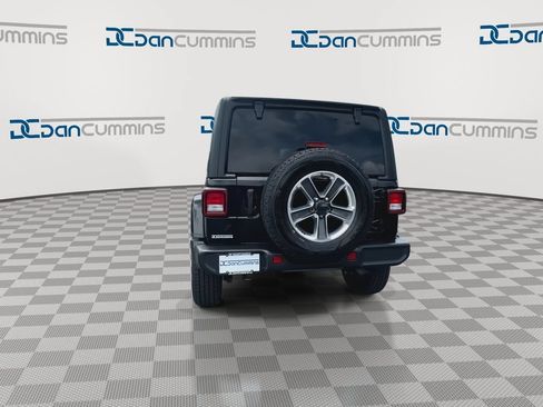 Used 2022 Jeep Wrangler Unlimited Sahara w/ Cold Weather Group AWD/4WD image 7