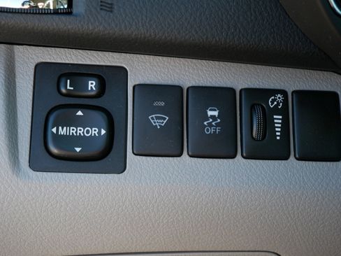 Used 2011 Toyota Highlander 2WD w/ Cold Weather Pkg image 26