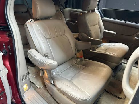 Used 2010 Toyota Sienna FWD image 22