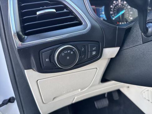 Certified 2022 Ford Edge Titanium image 33