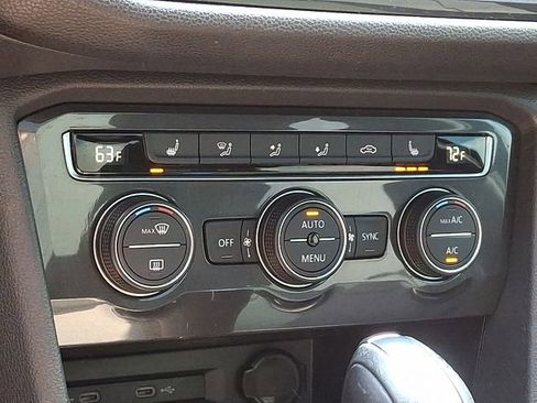 Used 2021 Volkswagen Tiguan SE R-Line image 16