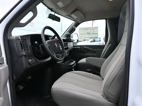 New 2026 GMC Savana 2500 Extended w/ Enhanced Convenience Package image 10