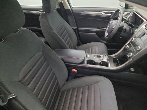 Used 2017 Ford Fusion SE image 21