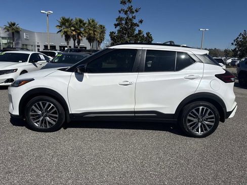 Used 2023 Nissan Kicks SR w/ Exterior Package image 7
