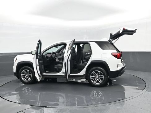 Used 2025 GMC Terrain Elevation AWD/4WD image 32