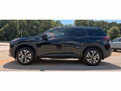 Used 2023 Nissan Rogue SV FWD image 3